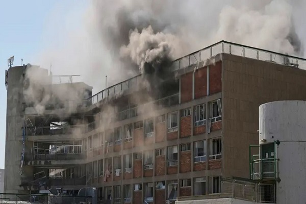 Israel News, Iran Israel War, Israel-Iran war, Iran Attack on Israel, Israel missile attack, Soroka Hospital attack, Soroka Medical Center, इजरायल-ईरान संघर्ष, ईरान न्यूज, इजरायल-ईरान युद्ध, सोरोका अस्पताल, इजरायल मिसाइल हमला, ईरान पलटवार, सोरोका अस्पताल हमला