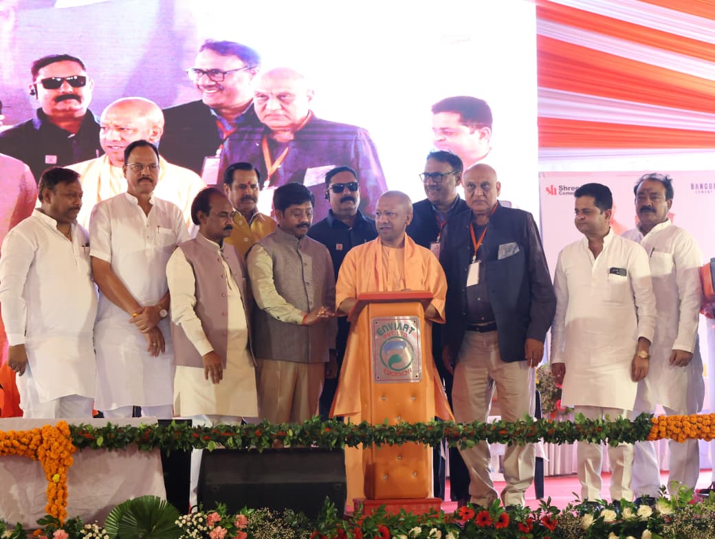 Etah Development, Shree Cement Plant, CM Yogi Adityanath, Congress, Samajwadi Party, Double Engine Government, Uttar Pradesh Economy, Industrial Growth, Employment, ODOP Jalesar, Youth Empowerment, CSR, Green Energy