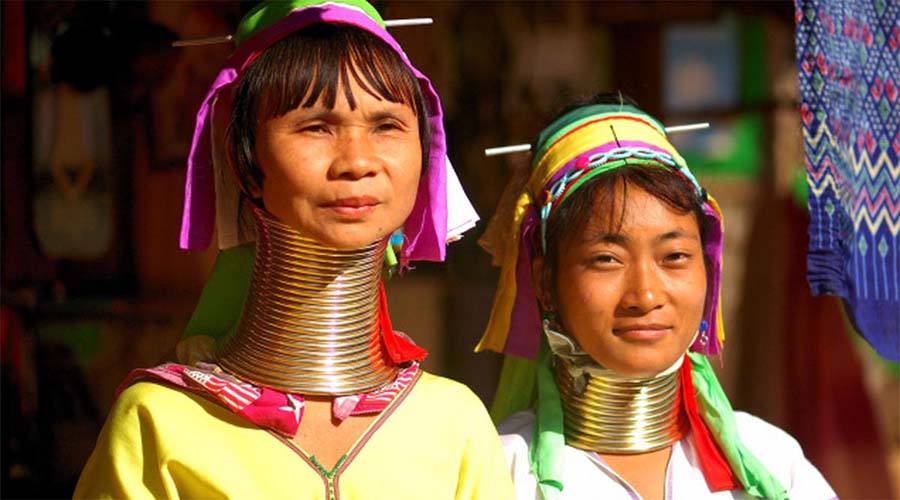 Kayan tribe weird tradition, weird tradition around the world, myanmar kayan women wear brass ring, women wear brass ring in neck, women neck like giraffe wear brass ring, myanmar women wear brass ring in neck, tribe wear ring in neck, longest neck tribe, ajab gajab news, viral news, Bizarre News Photos, Latest Bizarre News Photographs, Bizarre News Images, Latest Bizarre News photos, कायन लाहवी जनजाति, म्यांमार की कायन महिलाएं पीतल की अंगूठी पहनती हैं
