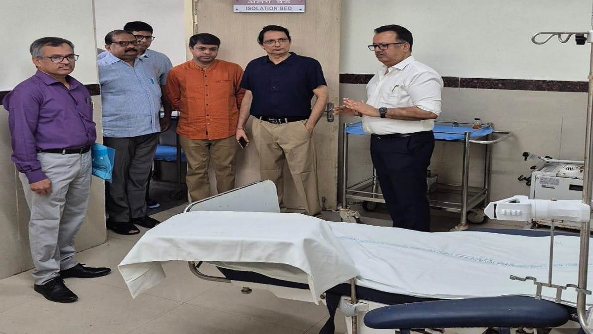 prayagraj-common-man-issues,Prayagraj News,Prayagraj Latest News,Prayagraj News in Hindi,Prayagraj Samachar,Kidney transplant SRN, Swarooprani Nehru Hospital,Hospital,SRN Hospital Prayagraj,Kidney transplant Prayagraj,medical education directorate,urology department SRN,nephrology department SRN,kidney disease treatment,kidney transplant preparation,expert team inspection,Prayagra,स्वरूपरानी नेहरू चिकित्सालय,प्रयागराज समाचार,प्रयागराज एसआरएन अस्पताल,Uttar Pradesh news