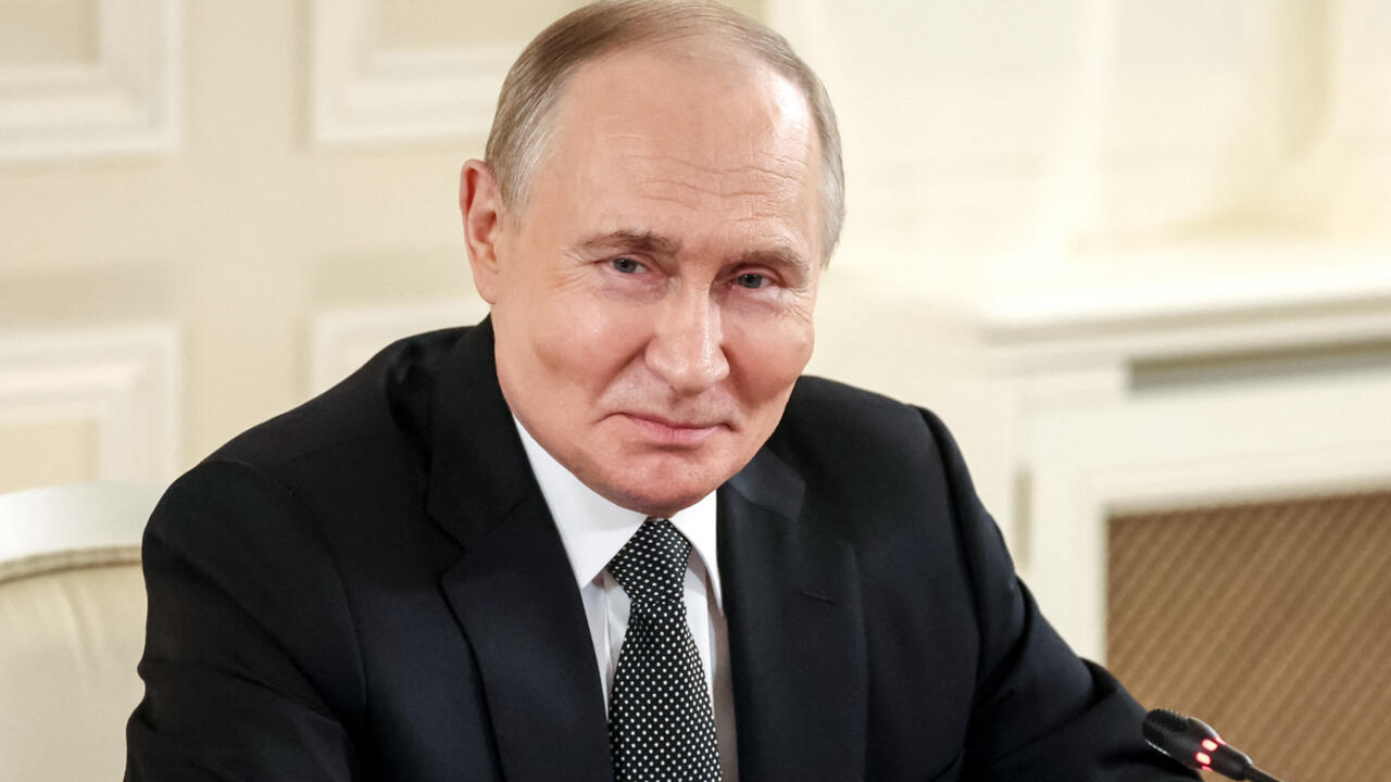 Russian President Vladimir Putin, Ukrainian President Volodymyr Zelensky, Russia Ukraine war, Putin Zelensky Meeting, रूस के राष्ट्रपति व्लादिमीर पुतिन, यूक्रेनी राष्ट्रपति वोलोदिमीर जेलेंस्की, पुतिन जेलेंस्की मीटिंग, रूस-यूक्रेन युद्ध