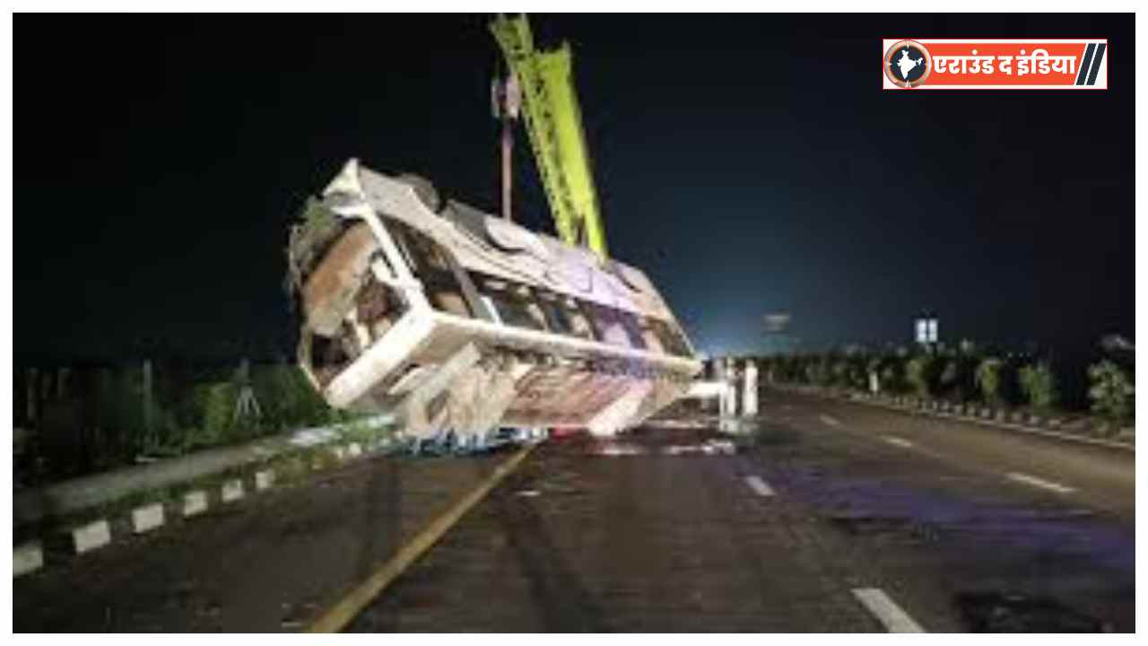 Agra Expressway bus accident,Delhi to Varanasi bus crash,Uttar Pradesh road accident,Sleeper bus overturns on Agra Expressway,40 injured in Unnao bus accident,UP Expressway accident news,Bus accident in Unnao,Delhi Varanasi travel accident,Road safety in Uttar Pradesh,Agra Lucknow Expressway mishap