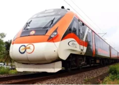 लखनऊ–देहरादून वंदे भारत एक्सप्रेस में बढ़े कोच, अब 16 डिब्बों के साथ चलेगी ट्रेन; यात्रियों को मिलेगा बड़ा फायदा