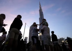 UP के 5 लोग दुबई में फंसे: प्री-वेडिंग फोटोशूट के लिए गए थे, बुर्ज खलीफा के पास रुके दूल्हा-दुल्हन; PM मोदी से लगाई गुहार