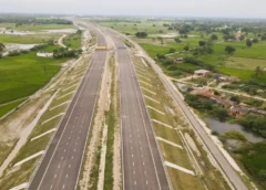 गंगा एक्सप्रेसवे पर जल्द दौड़ेंगी गाड़ियां: 29 अप्रैल को हो सकता है लोकार्पण, मेरठ से प्रयागराज का सफर अब सिर्फ 6–8 घंटे में