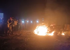 मिर्जापुर में भीषण सड़क हादसा: तेज रफ्तार ट्रक की टक्कर के बाद दो कारों में लगी आग, 11 लोगों की जिंदा जलकर दर्दनाक मौत