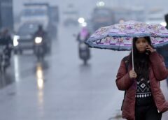 UP Weather: यूपी में आंधी-बारिश का अलर्ट, कहीं लू तो कहीं उमस ने बढ़ाई मुश्किल; मौसम के उतार-चढ़ाव से जनजीवन प्रभावित