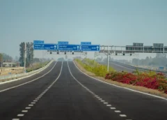 Ganga Expressway पर अब नहीं मिलेगा फ्री सफर, लागू हुआ टोल टैक्स; जानिए किस वाहन पर कितना शुल्क
