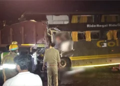 यमुना एक्सप्रेसवे पर भीषण हादसा! डबल डेकर बस ट्रेलर में घुसी, 4 यात्रियों की मौत, 25 से ज्यादा घायल