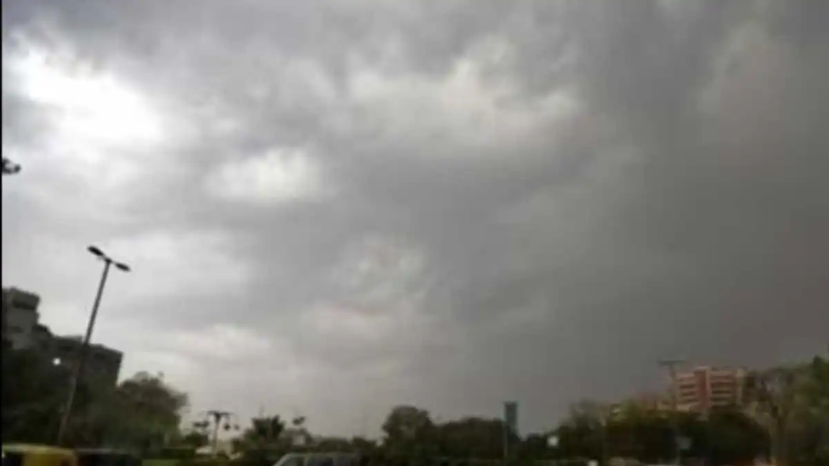 lucknow, mirzapur, chunar, uttar pradesh weather, up monsoon update, imd forecast 23 july, no heavy rain alert, temperature humidity rise, rain deficit stats, monsoon revival 26 july, farmer advisory water drainage, aaj tak, breaking news
