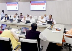 यूपी में रेल नेटवर्क विस्तार को मिली रफ्तार, बाराबंकी-मथुरा की जमीन रेलवे को देने पर योगी कैबिनेट की मंजूरी