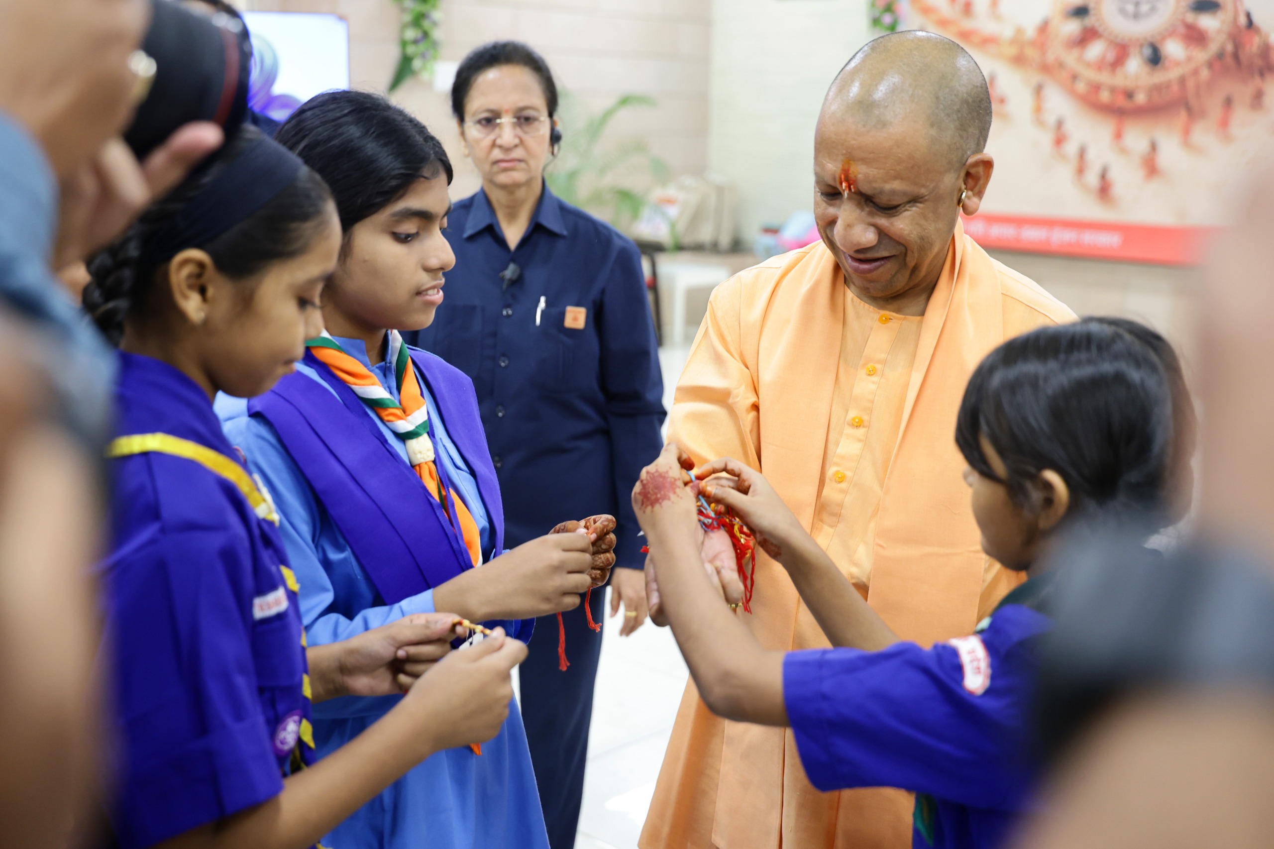 CM Yogi Adityanath Raksha Bandha,Yogi Adityanath Rakh,Bitiya Aur Bahna UP Ka Gahn,Raksha Bandhan 202,CM Yogi girls safet,Yogi Adityanath schoolgirl,UP government women empowermen,Yogi Adityanath Lucknow,Raksha Bandhan celebration Lucknow,girls safety and empowerment UP