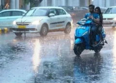 UP Weather Today: झांसी-प्रयागराज समेत 10 जिलों में आज भारी बारिश का अलर्ट, लखनऊ में भी बरसेंगे बादल; 12 अगस्त से बदलेगा मौसम