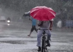 UP Weather 12 September: यूपी में आज भी बारिश का दौर जारी, 25 जिलों में बाढ़; जानें लखनऊ समेत पूरे प्रदेश का हाल