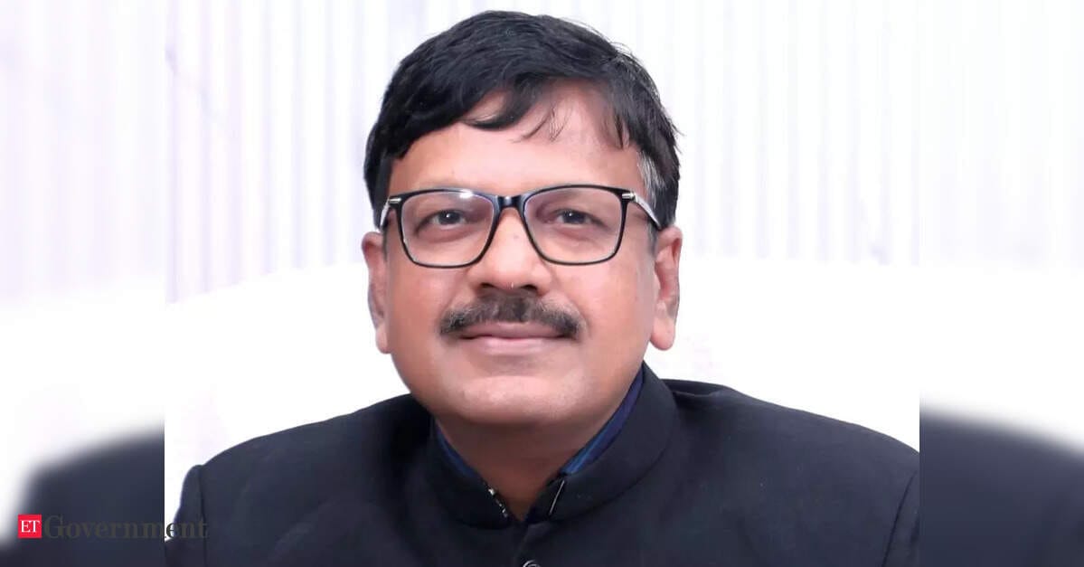 UP IAS Transfer 2026,Anurag Srivastava APC Uttar Pradesh,Deepak Kumar Retirement IAS,Alok Kumar IIIDC,Uttar Pradesh Bureaucracy News,UP Administrative Reshuffle,Yogi Government IAS Posting,Finanace Department UP IAS